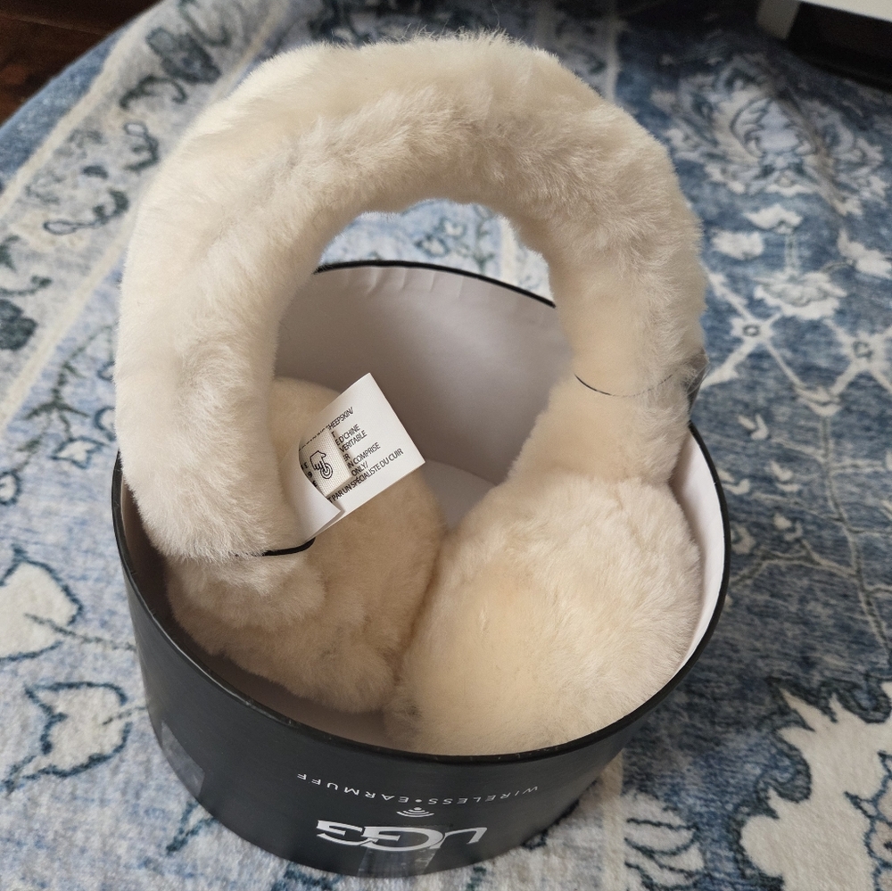Uggs Wireless Earmuffs